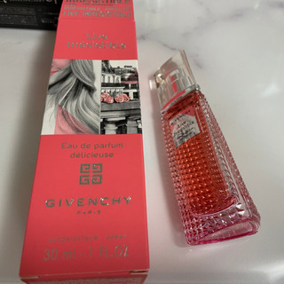 新品【GIVENCHY】ジバンシイ リヴ イレジスティブル デリ...