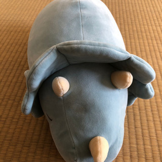 恐竜のぬいぐるみ　抱き枕の画像