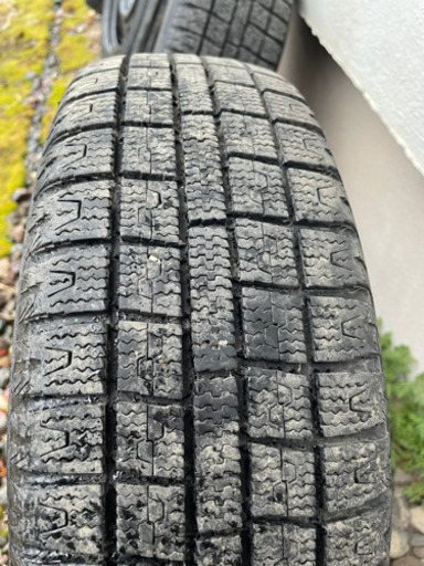 ホイール付き冬タイヤ　溝あり　軽