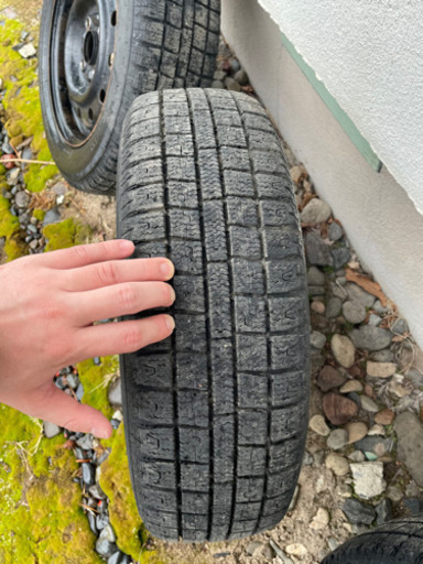 ホイール付き冬タイヤ　溝あり　軽