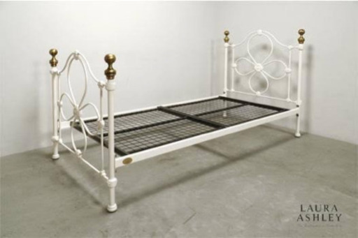 laura ashley シングルベッドフレーム！