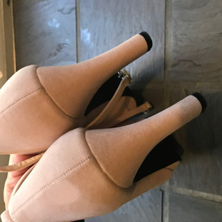 Lサイズ　ほぼ未使用　ビジューパンプスの画像