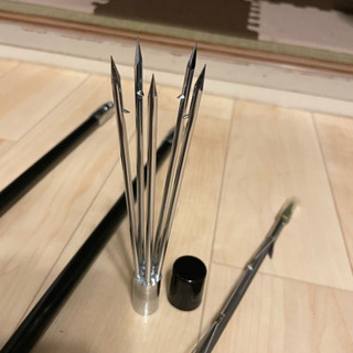 一本モリの4本刃と1本刃