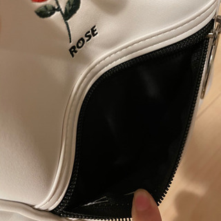 WEGOの薔薇のカバンの画像