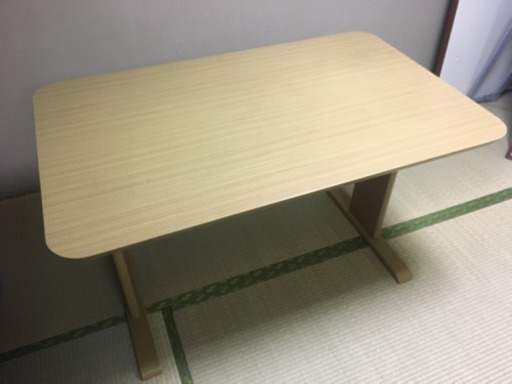 取引中［値下げ］ニトリ　ダイニングテーブル　ベージュ　椅子なし