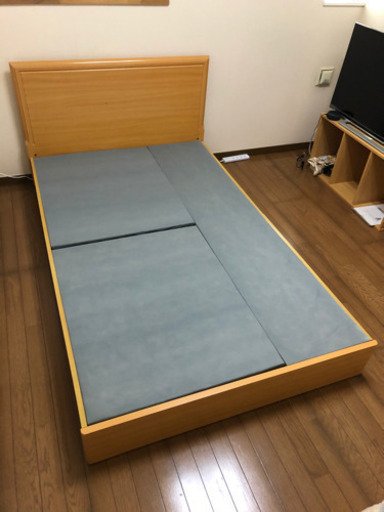 セミダブルベッドフレーム【取引済み】