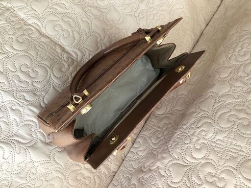  KARAOOのオーストリッチバック　美品（ブラウン）