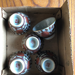 古いお銚子と お猪口の画像