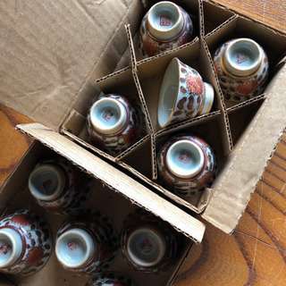 古いお銚子と お猪口の画像