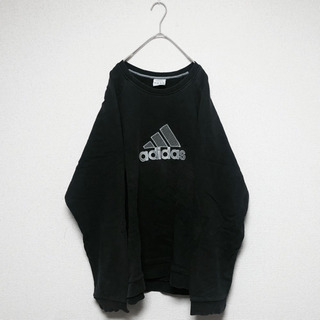 adidasのビックロゴスウェット、超オーバーサイズです。