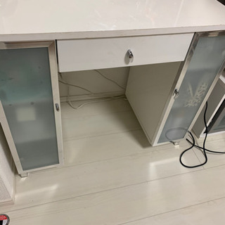 鏡台　一面鏡　収納力抜群✨　コンセント付きの画像