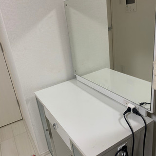 鏡台　一面鏡　収納力抜群✨　コンセント付き