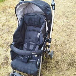 コンビ　ベビーカーの画像