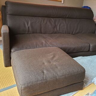 3人掛けハイバックカウチソファー＆オットマン（新品のカバー付き）