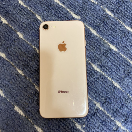 iPhone8 ゴールドの64ギガです！