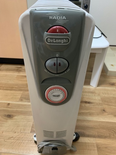 DELONGHI 1000円で売ります。