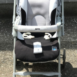 Aprica ベビーカー　の画像
