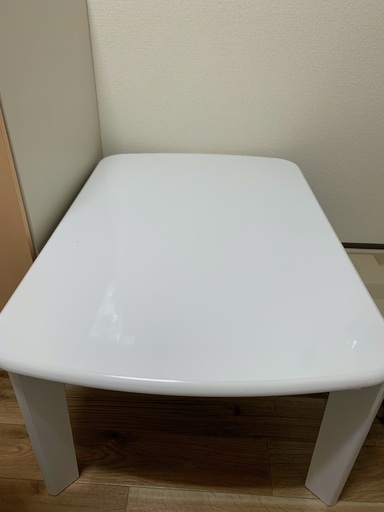 白いこたつテーブル1000円で売ります。