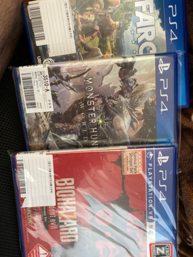 プレステ4とカセット３本！