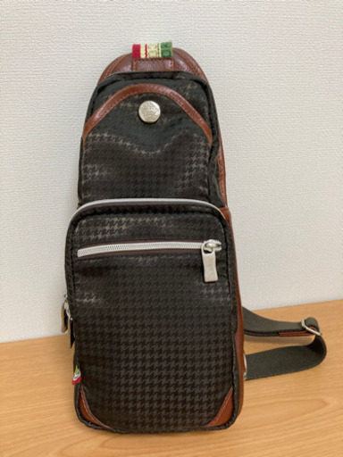 【値下げ】美品　オロビアンコ　斜め掛けバッグ・カバン