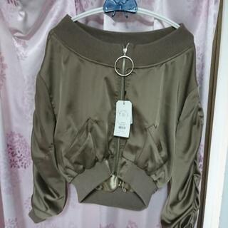 オフショルダーのMA-1の画像