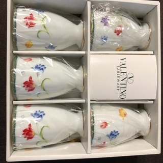 VALENTINO コップ✖️5個 2,000円