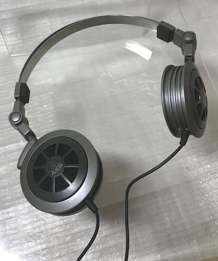 AKGのヘッドホン（中古）です。