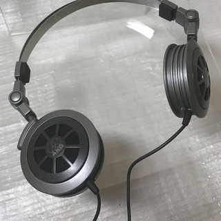 AKGのヘッドホン（中古）です。