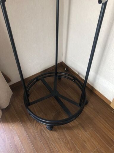 パイプのハンガーかけ
