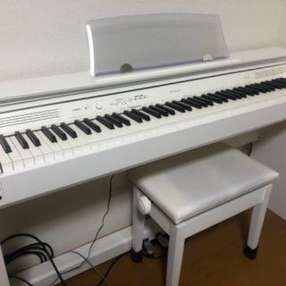 電子ピアノ（CASIO Privia）