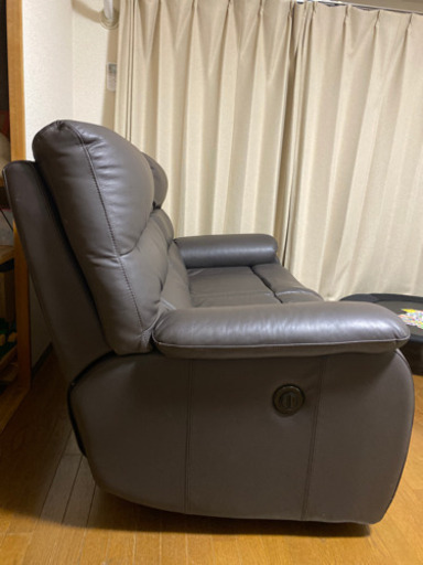ニトリ　2人用電動本革リクライニングソファ