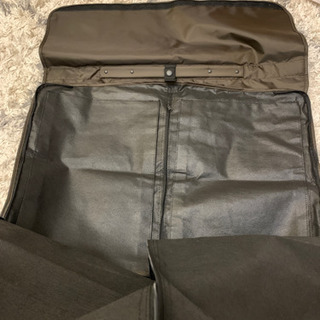 トゥモローランド Tomorrowland 出張 スーツ　ガーメントケース　スーツ収納の画像