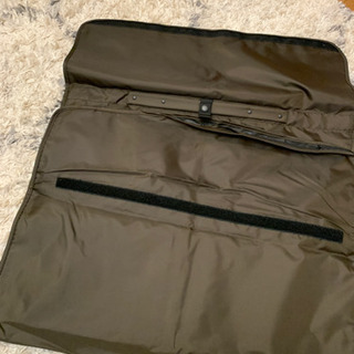 トゥモローランド Tomorrowland 出張 スーツ　ガーメントケース　スーツ収納の画像