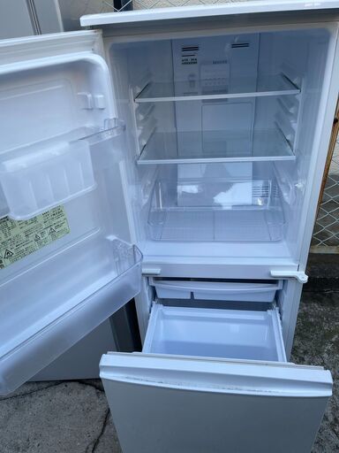 ■都内近郊無料で配送、設置いたします■2015年製　つけかえどっちもドア　冷蔵庫　シャープ　SJ-D14D-W■SHA01