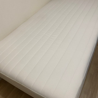無印　シングルベッド　脚付きの画像