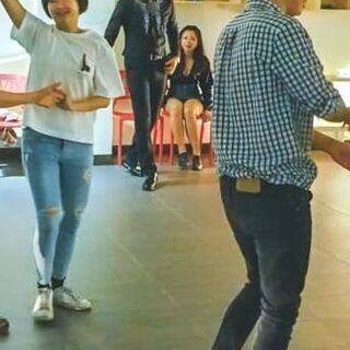 ◇　ラテン音楽を流しながら自由に踊って　◇　　