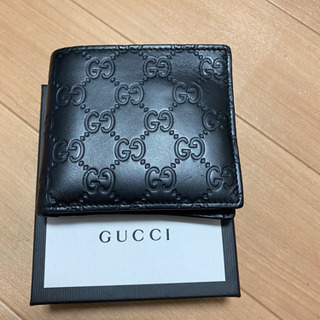 GUCCIの折りたたみ財布の画像
