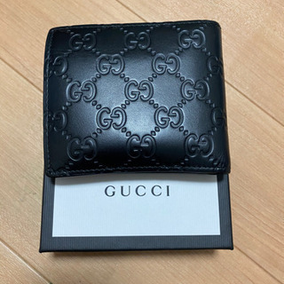 GUCCIの折りたたみ財布の画像