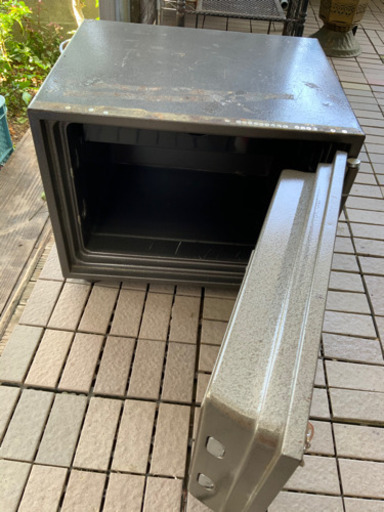 金庫1台