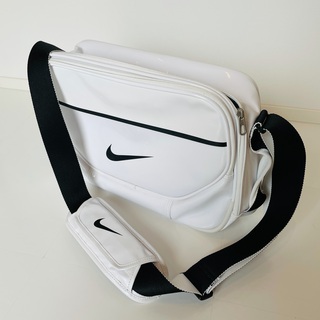 ナイキ NIKE ショルダーバッグ ホワイト 白の画像