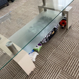 ガラステーブルの画像