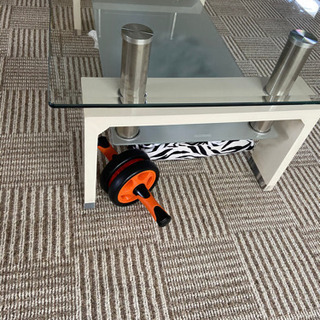 ガラステーブルの画像