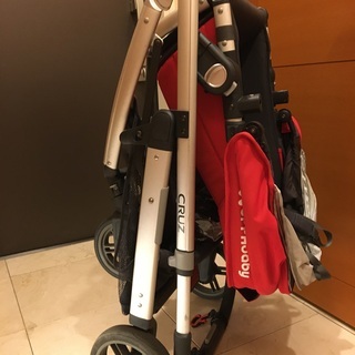 ベビーカー UPPAbaby CRUZ 赤の画像