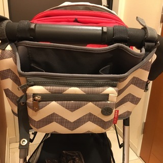 ベビーカー UPPAbaby CRUZ 赤の画像