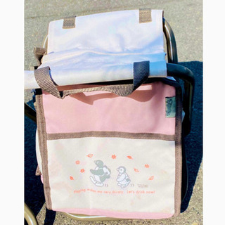 🌈アウトドア用品❣️🌈【キャンプ用コンパクトチェア⛺️】カワイイ❣️ピングー　バックが付いているよ♪２個セットの画像