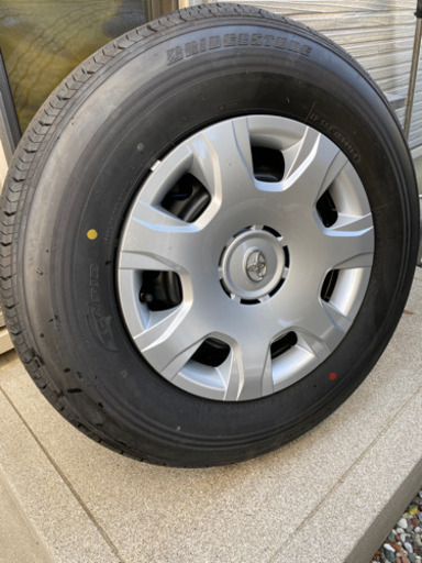 売買成立！ありがとうございました！ハイエース・レジアスエース純正タイヤ