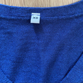 無印良品 ウールシルクVネックセーター ブルー 今月末まで！の画像