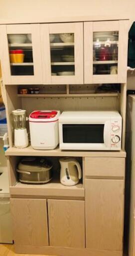 【終了】木目調の食器棚
