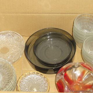 ガラス花瓶　ガラス瓶　ガラス皿　ガラス器　沢山まとめて★　置物　食器　インテリア　レトロ　アンティーク　骨董の画像