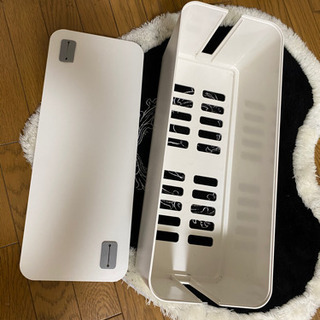 ELECOM ケーブル収納ボックス 6個口電源タップ収納 ホワイト EKC-BOX001WHの画像